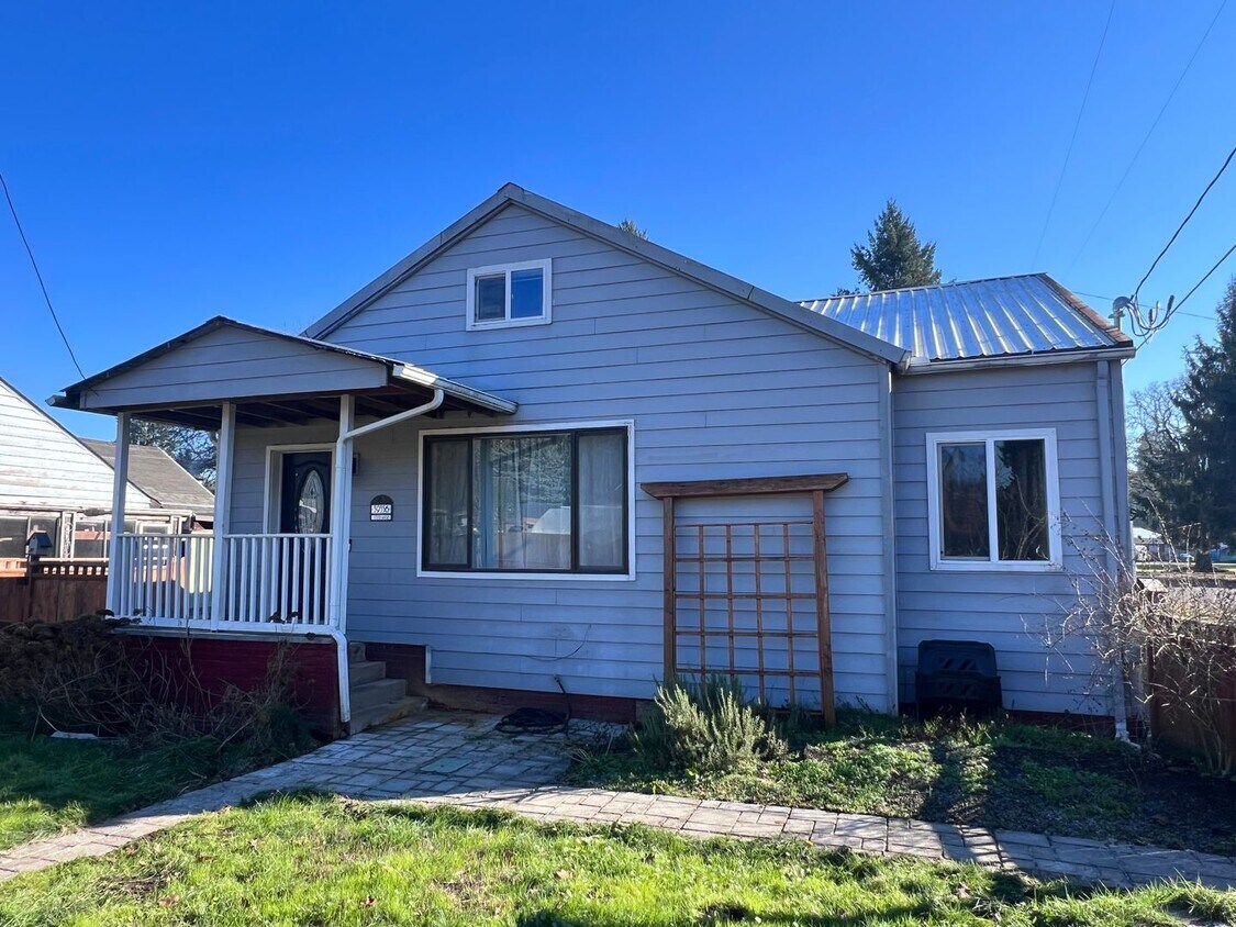 39356 Gross St Unit 39356 GROSS ST, Lebanon, OR 97355 Room for Rent