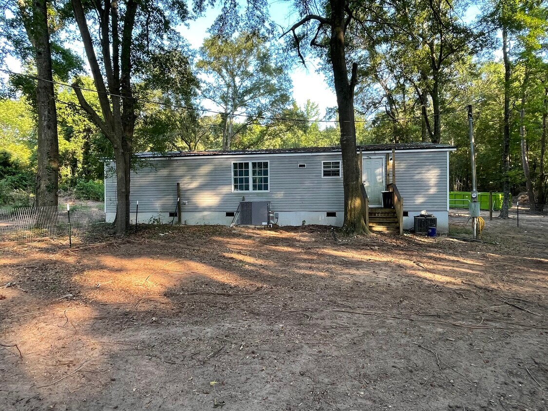 Foto del edificio - 251 Blackstone Camp Rd