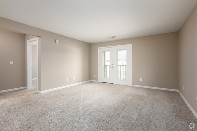 1BR, 1BA - 1,085SF - Living Room - Woodland Heights of Burlington
