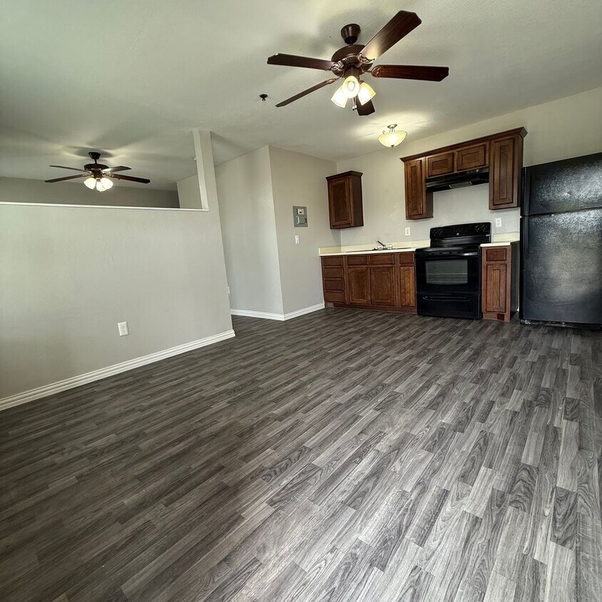 Foto principal - $500 Off 1st Full Month!* All Utilities In...