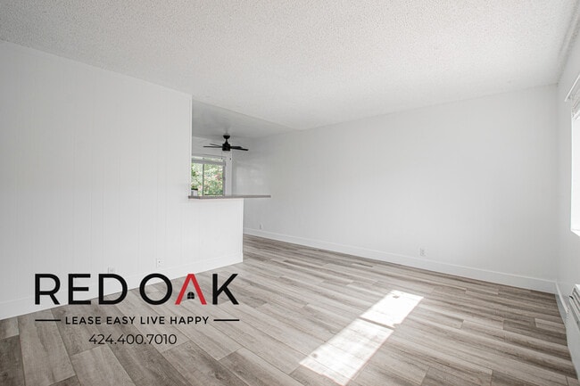 Building Photo - 630 N Cerritos Ave