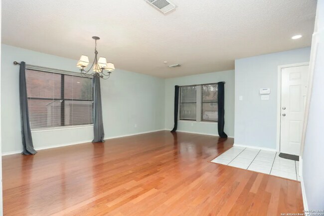 Foto del edificio - 2558 Ashley Oak Dr