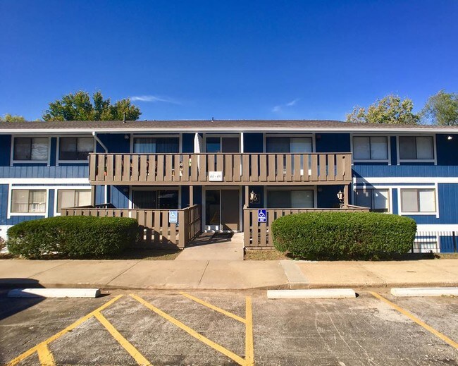 Foto del edificio - 527 N Skyline Dr