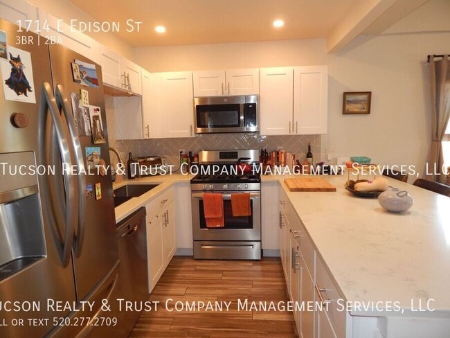 Building Photo - 1714 E Edison St