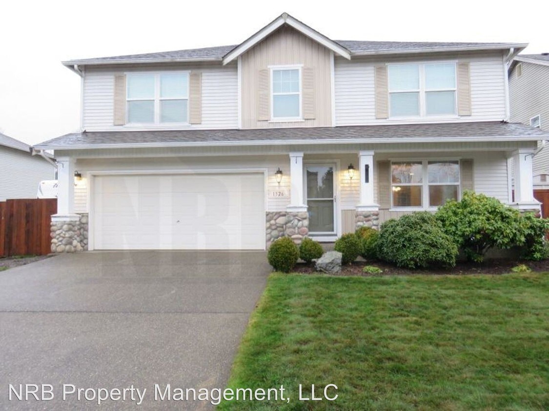 Foto principal - 5 br, 2.5 bath House - 1326 Hansberry Ave NE