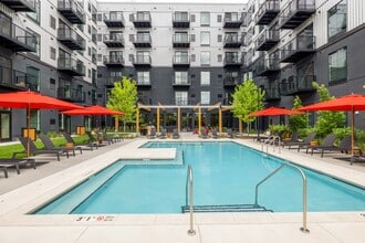 Building Photo - Carbon31