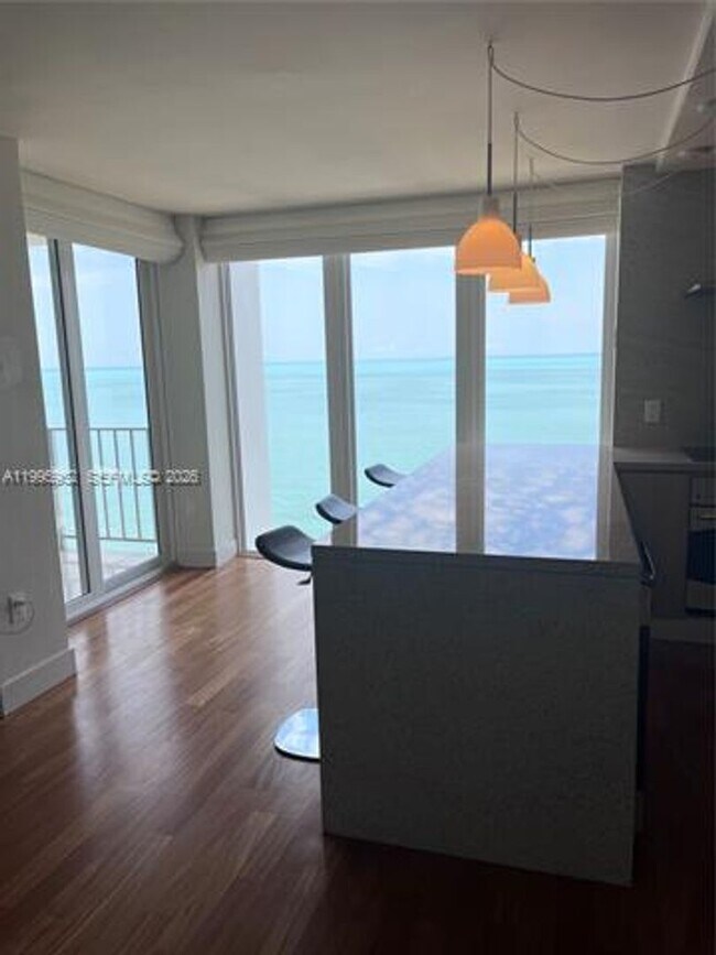 Foto del edificio - 881 Ocean Dr