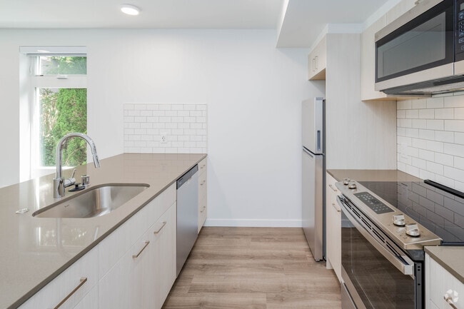 1BR, 1BA - 558SF - Kitchen - Plaid Apartments
