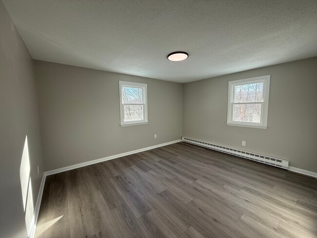 Building Photo - 735 Stafford Rd