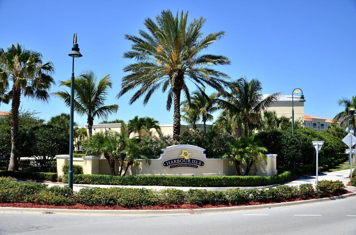29 Harbour Isle Dr W Unit 203, Fort Pierce, FL 34949 Condo for Rent