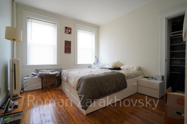 Foto del edificio - 42 Strathmore Rd