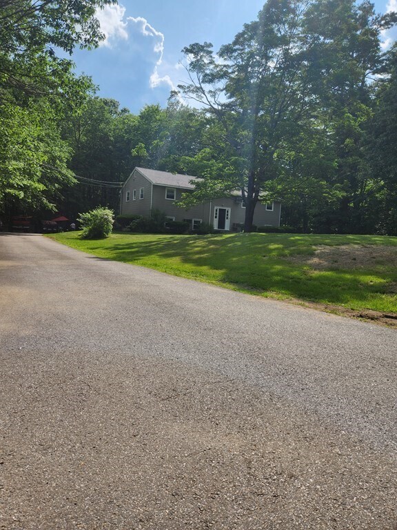 6 Randall Ln Unit 4, Hampstead, NH 03841 Room for Rent in Hampstead