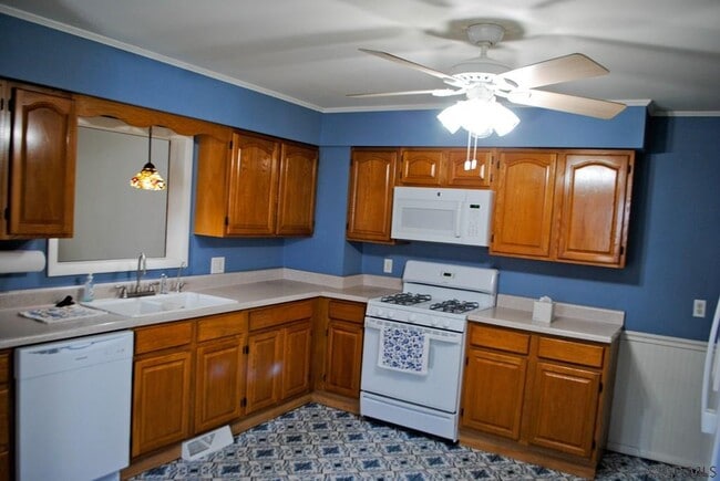 Building Photo - 1231 Centennial Dr