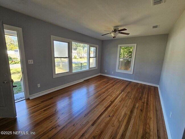 Foto del edificio - 4534 Blount Ave