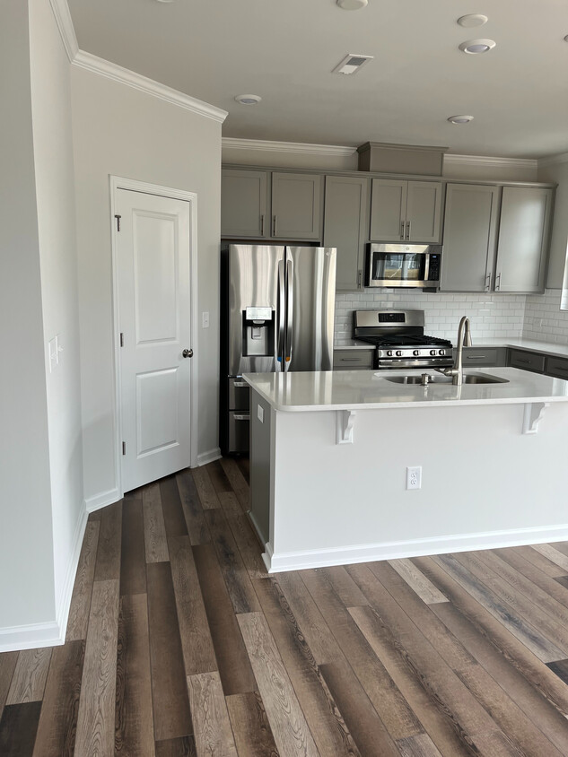 Foto principal - Room in Townhome on Herb Garden Way