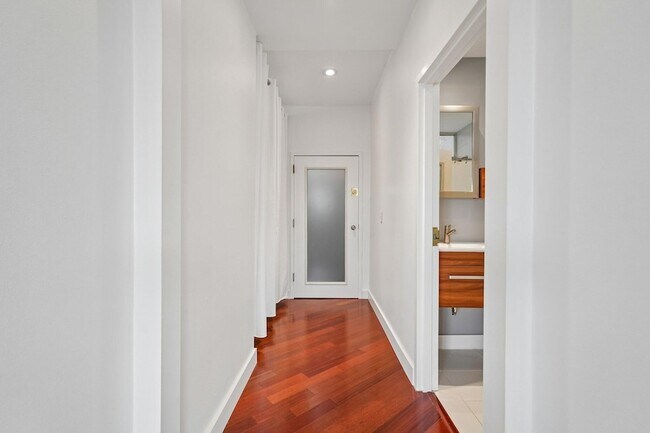 Foto del edificio - 1111 55th St