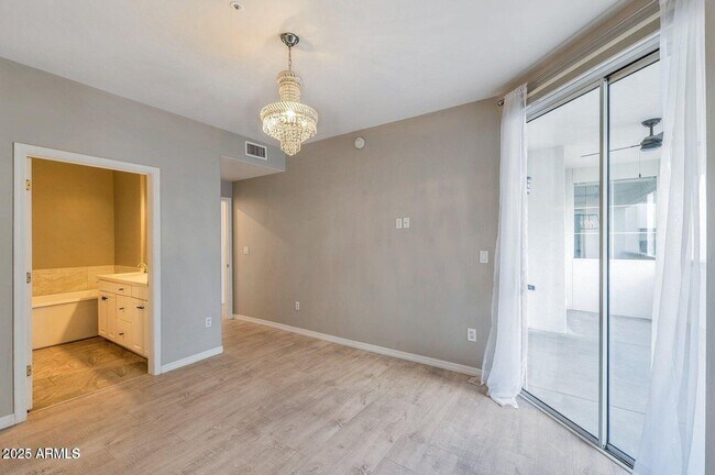 Foto del edificio - 2992 N Miller Rd