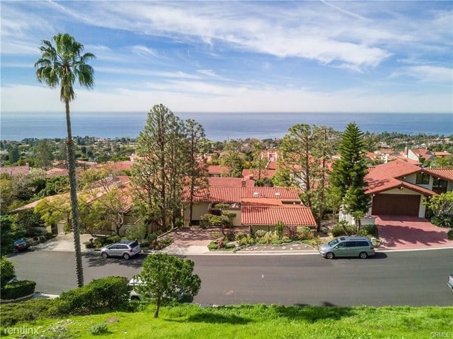 Building Photo - 4 br, 3 bath House - 1315 Via Zumaya