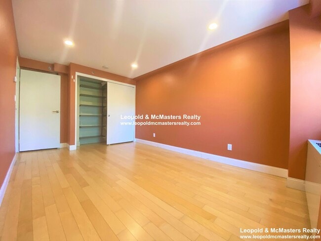 Building Photo - 1601 Beacon St