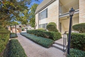 Building Photo - 1809 Stoney Brook Dr