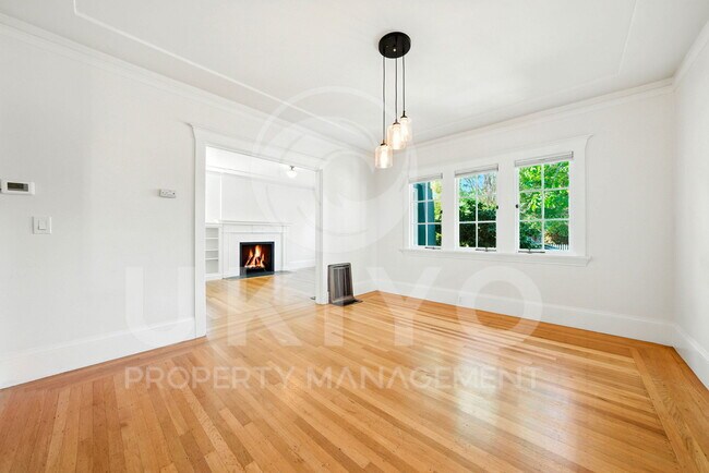 Foto del edificio - 4212 Arroyuelo Ave