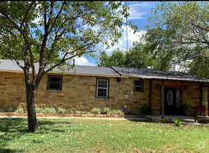 Building Photo - 2-502 E 2nd St