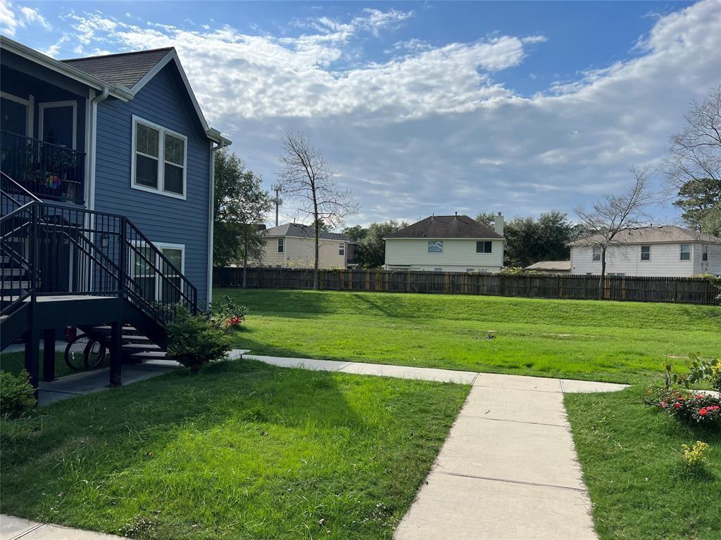 Primary Photo - 22941 Birnam Wood Blvd