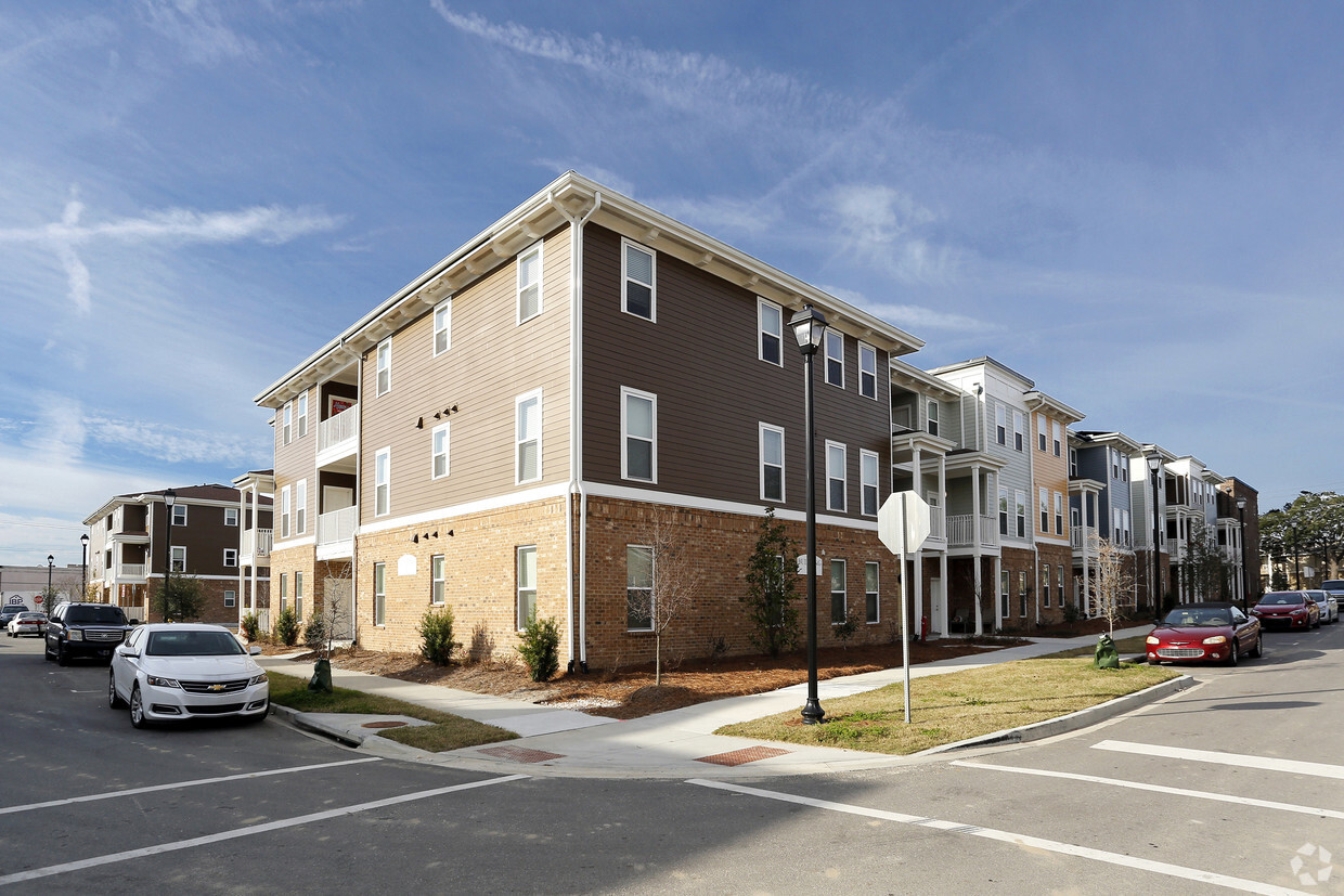 Primary Photo - The View of Oglethorpe Apartments