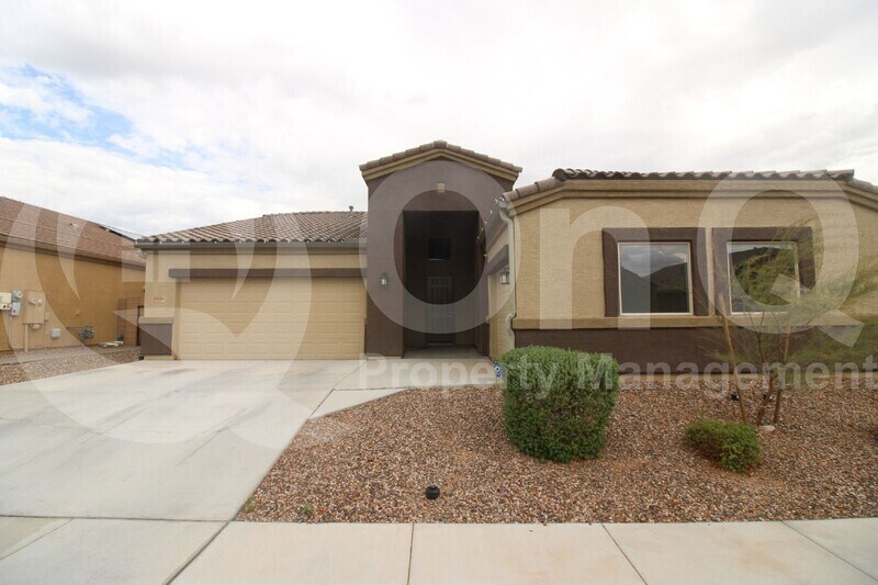 Foto principal - 9435 W Lone Cougar Way