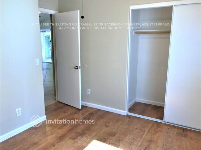 Foto del edificio - 1359 W Diamond Ave