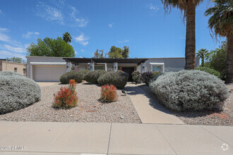 Building Photo - 601 E Forest Hills Dr