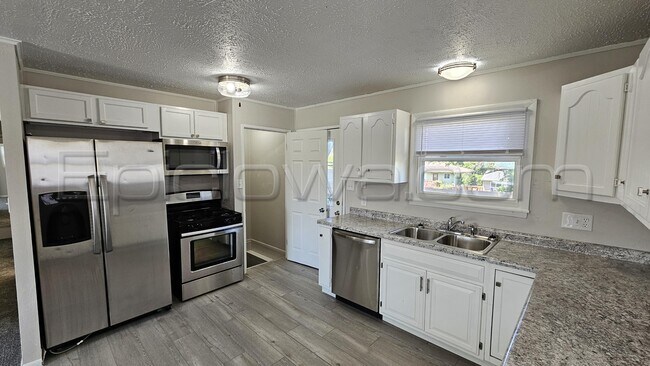 Foto del edificio - 1510 14th Ave SW