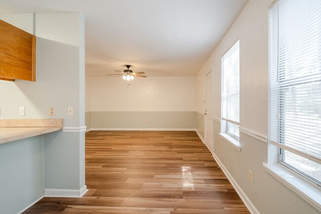 Building Photo - 1818 Sylvan Ct