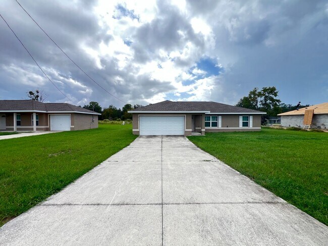 Foto del edificio - Charming 3 Bedroom 2 Bathroom Home in Ocala!!