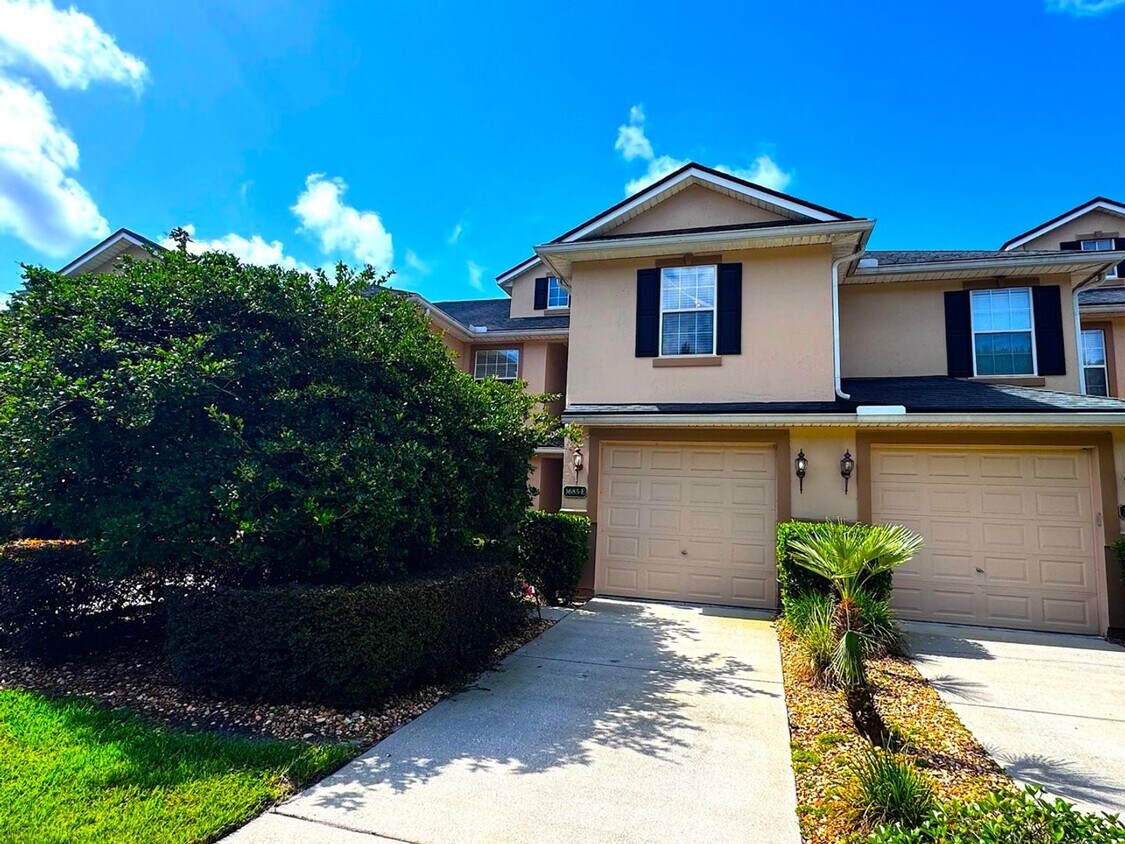 Primary Photo - 3685 Creswick Cir