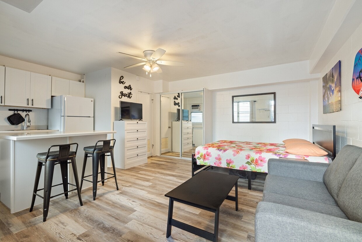 Primary Photo - Fully Furnished Studio, 1 Bathroom. NO par...