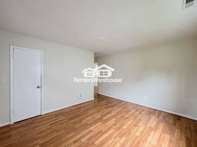 Foto del edificio - 1074 Bland St