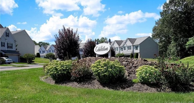 Building Photo - 18 Cobblestone Ct