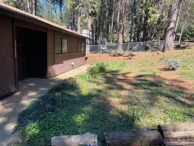 Building Photo - Live Amongst the Pines in Magalia