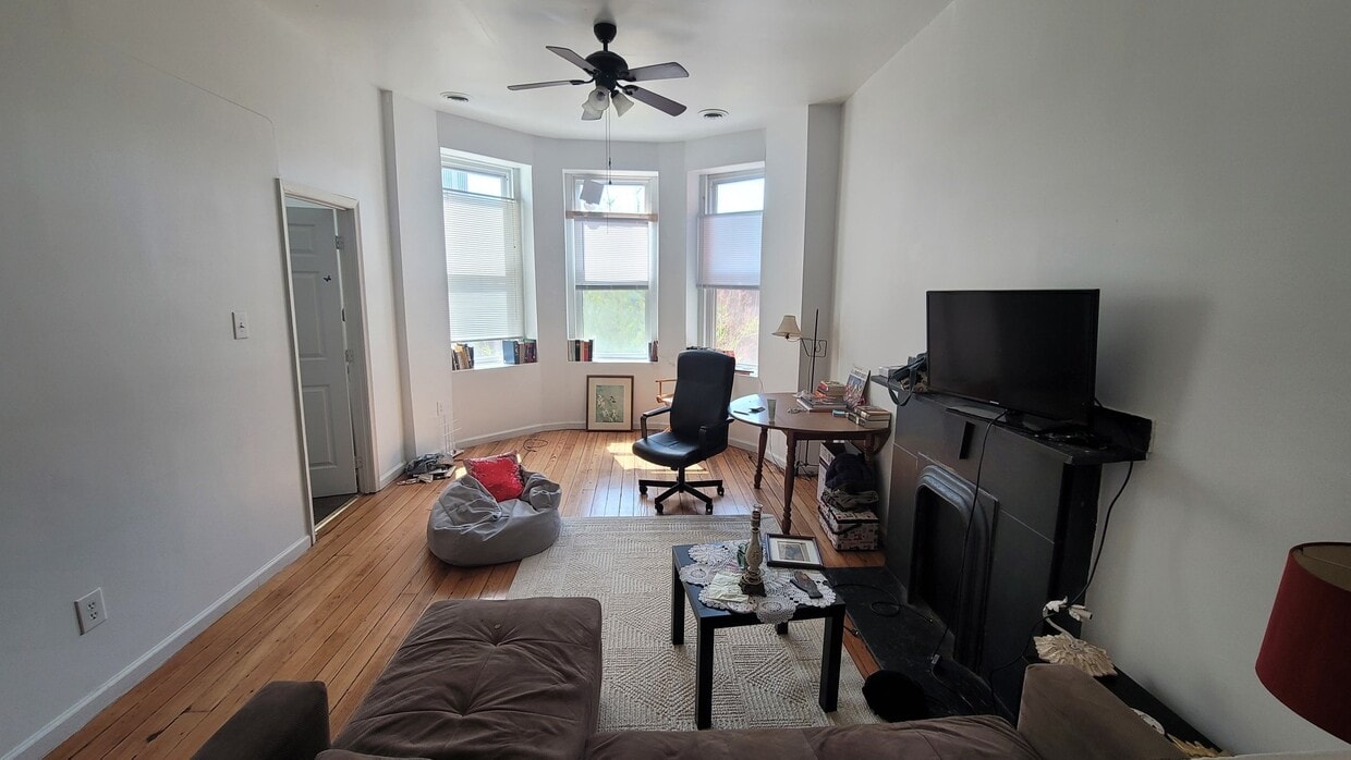 Photo - 404 W Grace St (Richmond, VA)