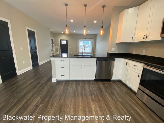 Building Photo - 3 br, 2.5 bath House - 20 Emanuel Court