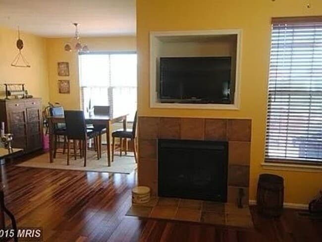 Foto del edificio - 3 Bedroom Townhome in Odenton