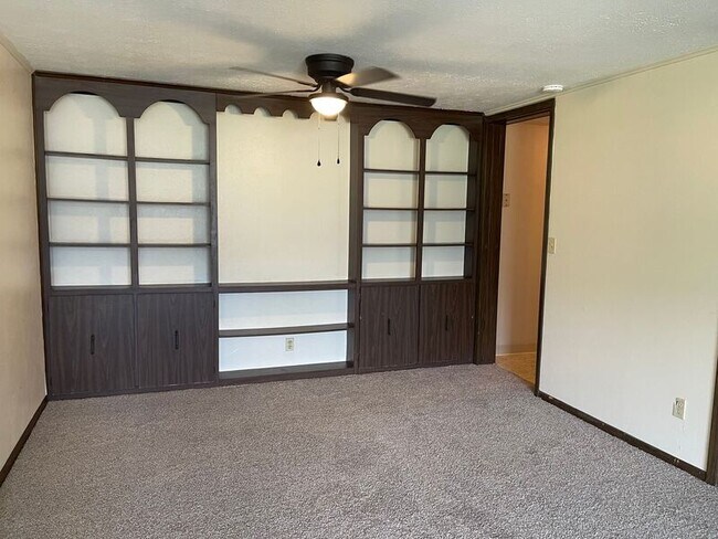 Foto del edificio - 1295 N Holland Pkwy