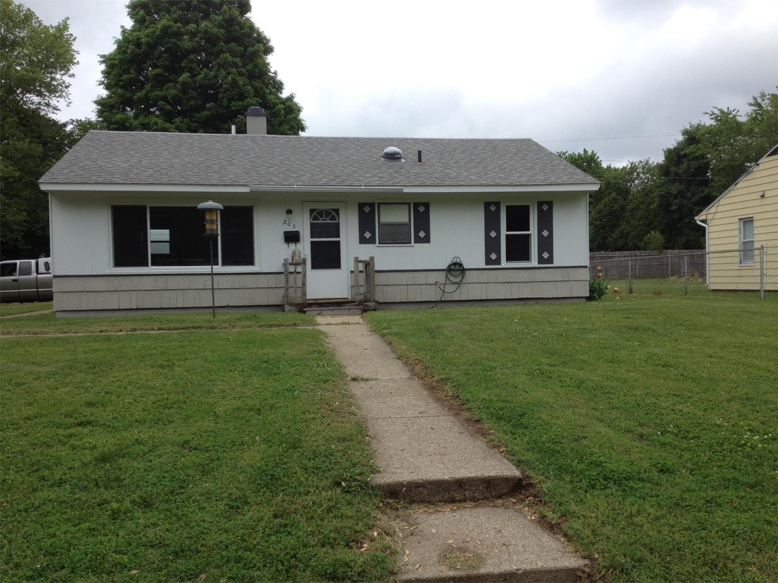 Primary Photo - 203 Miller Dr