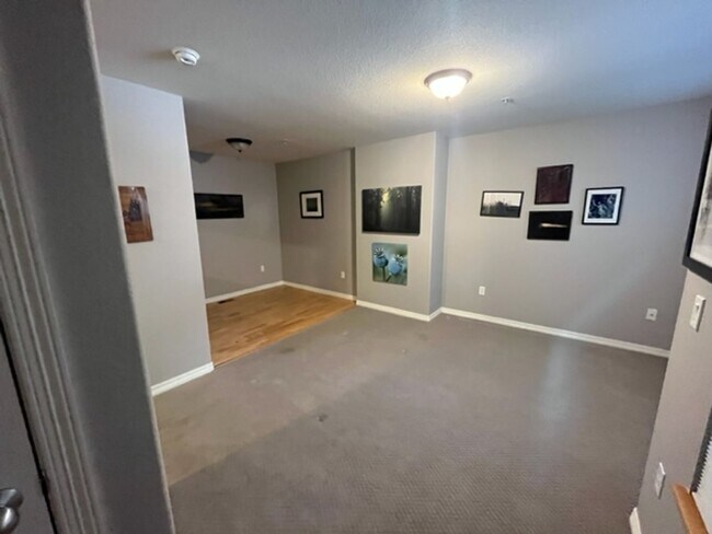 Foto del edificio - Beautiful End-Unit in North Boulder’s Desirable Dakota Ridge  – Steps from Trails, Bike Paths, an...
