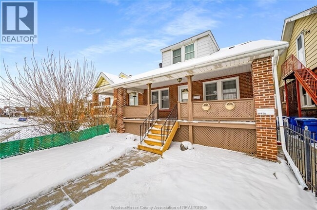 Photo du bâtiment - 576 Irvine Ave