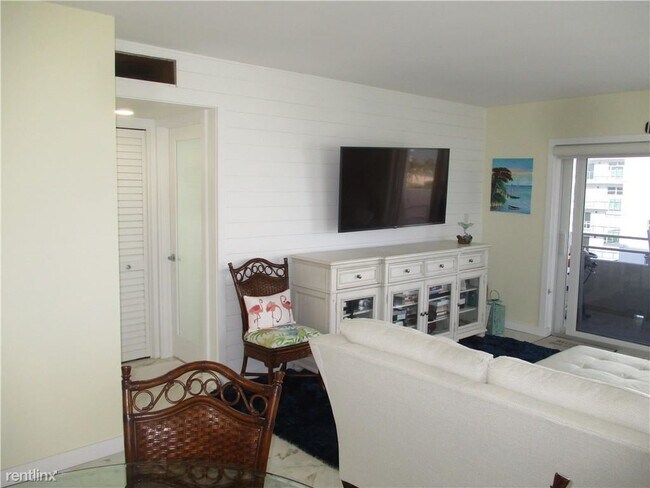 Foto del edificio - 2 br, 2 bath Condo - 1630 N Ocean Blvd Apt...