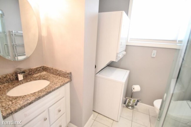Building Photo - 3 br, 2 bath Apartment - 190 Walnut St
