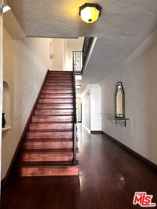 Building Photo - 248 S Reeves Dr