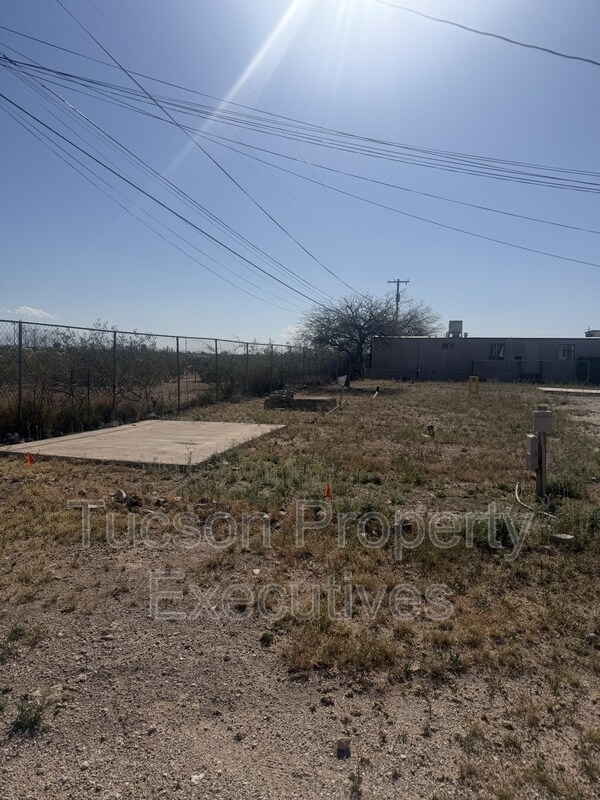 Building Photo - 1951 E Benson Hwy